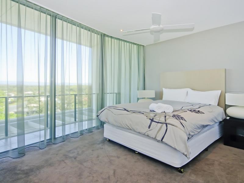 323 Bayview Street, Hollywell QLD 4216