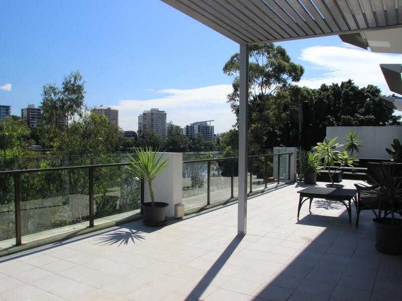 10 Pidgeon Close, West End QLD 4101