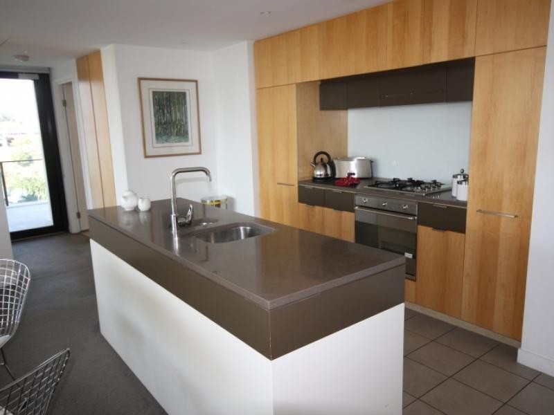 10 Pidgeon Close, West End QLD 4101