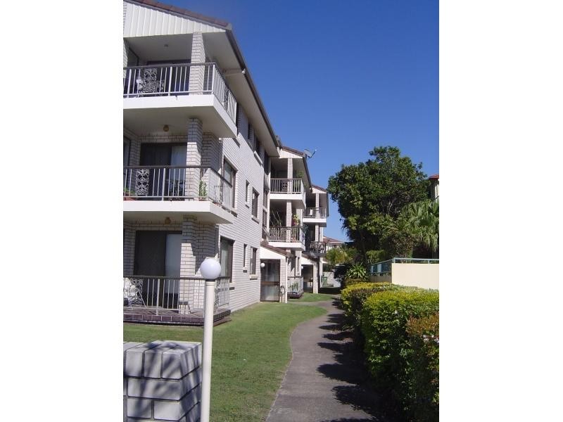 138 MARINE PARADE, Southport QLD 4215