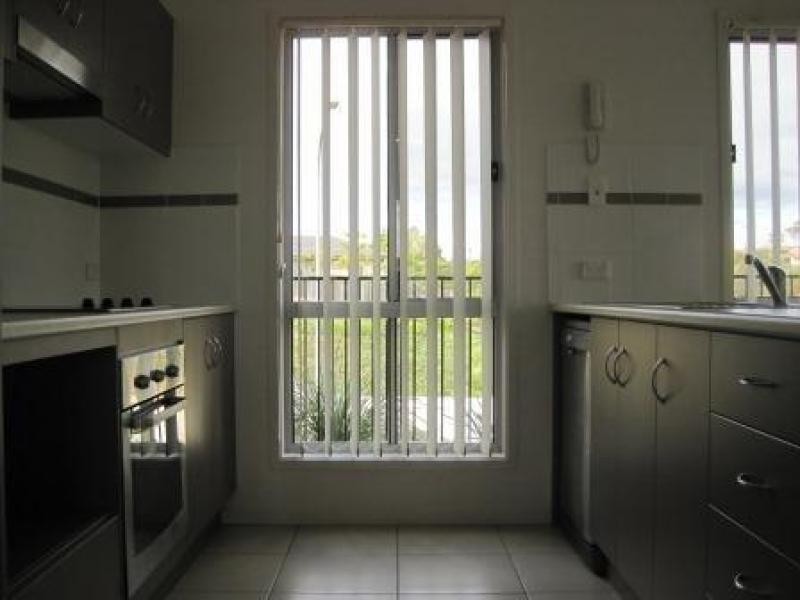 2 Toohey Street, Pacific Pines QLD 4211