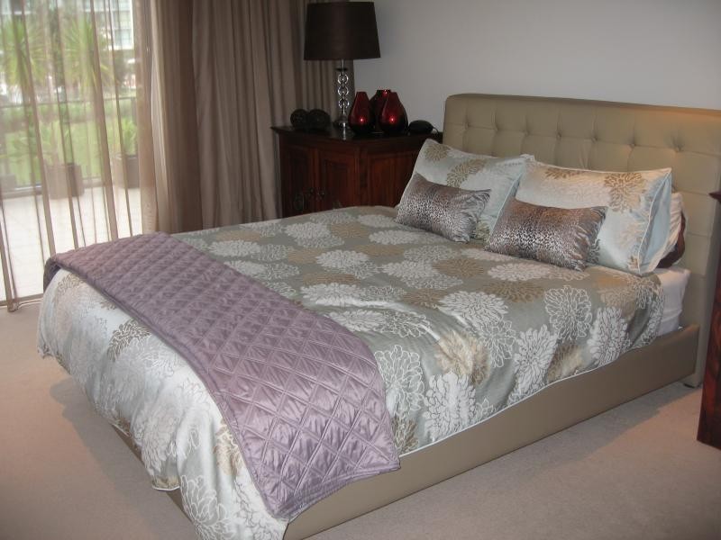 323 Bayview Street, Hollywell QLD 4216