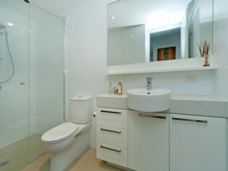 323 Bayview Street, Hollywell QLD 4216