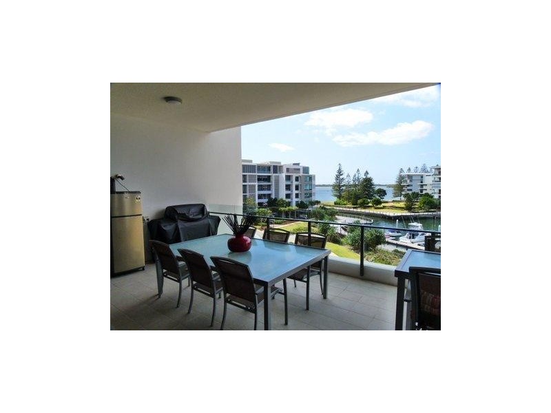 323 Bayview Street, Hollywell QLD 4216