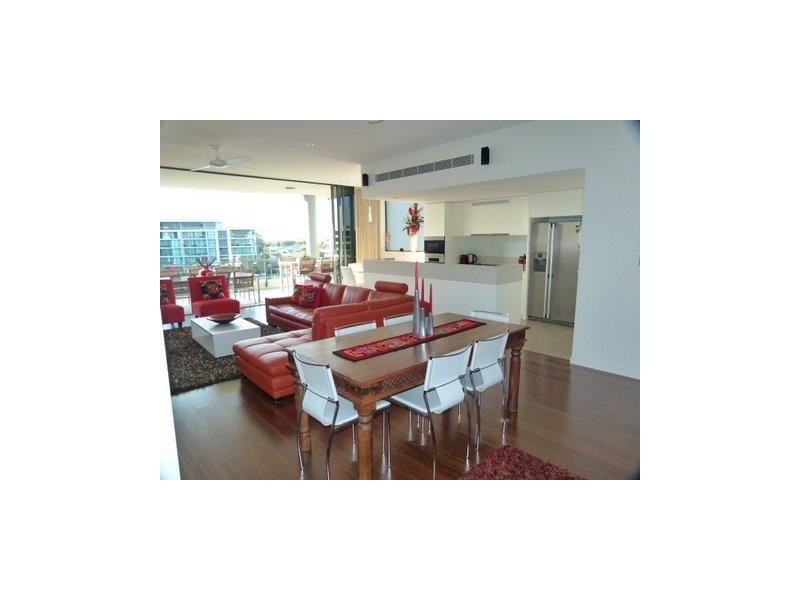 323 Bayview Street, Hollywell QLD 4216