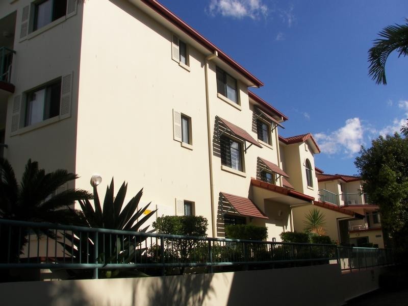 140 MARINE PARADE, Southport QLD 4215