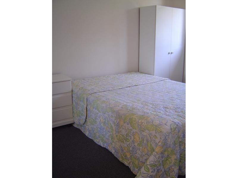 140 MARINE PARADE, Southport QLD 4215