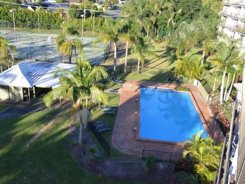 13 FAIRWAY DRIVE, Clear Island Waters QLD 4226