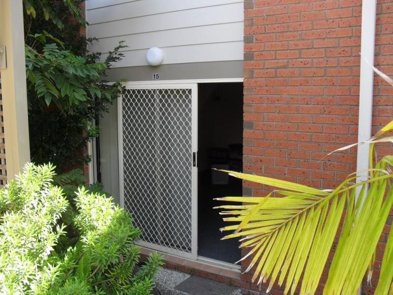 60 Whitby Street, Southport QLD 4215