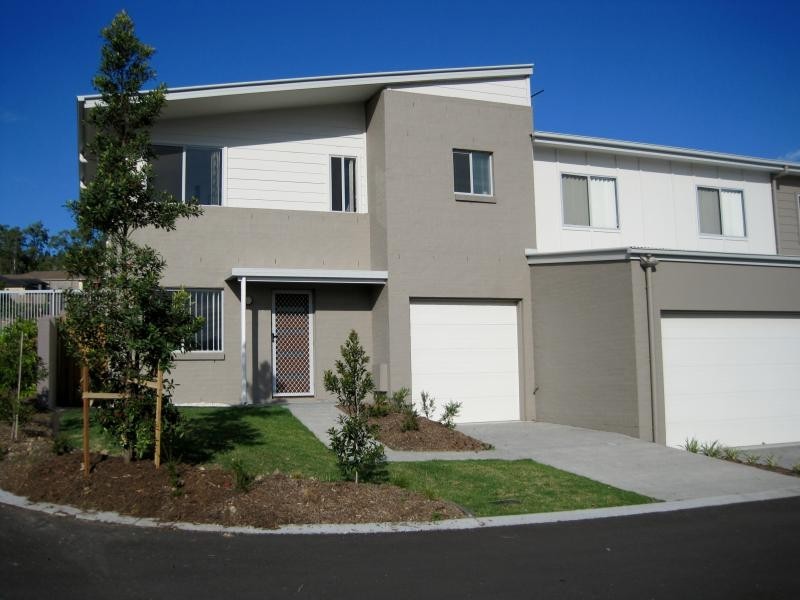 2 Toohey Street, Pacific Pines QLD 4211
