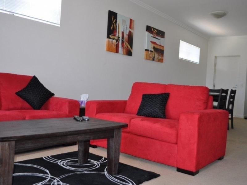 98 University Drive, Varsity Lakes QLD 4227