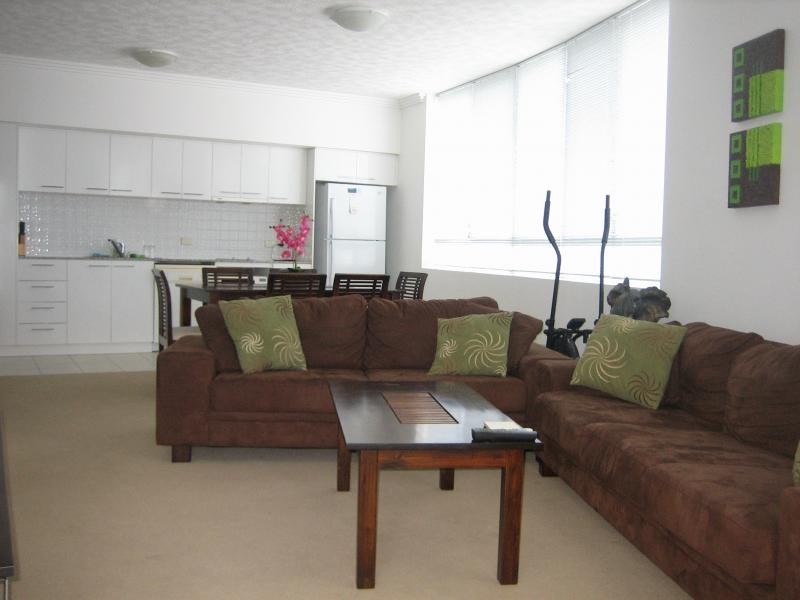 98 University Drive, Varsity Lakes QLD 4227