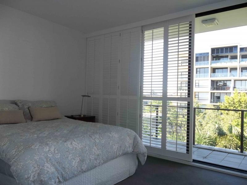 10 Pidgeon Close, West End QLD 4101