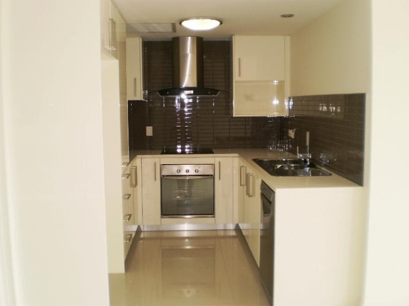 87 Marine Parade, Redcliffe QLD 4020