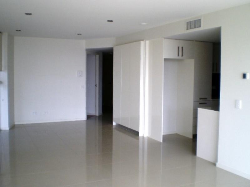 87 Marine Parade, Redcliffe QLD 4020