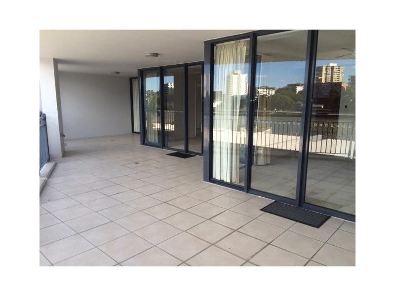 1 Holman Street, Kangaroo Point QLD 4169