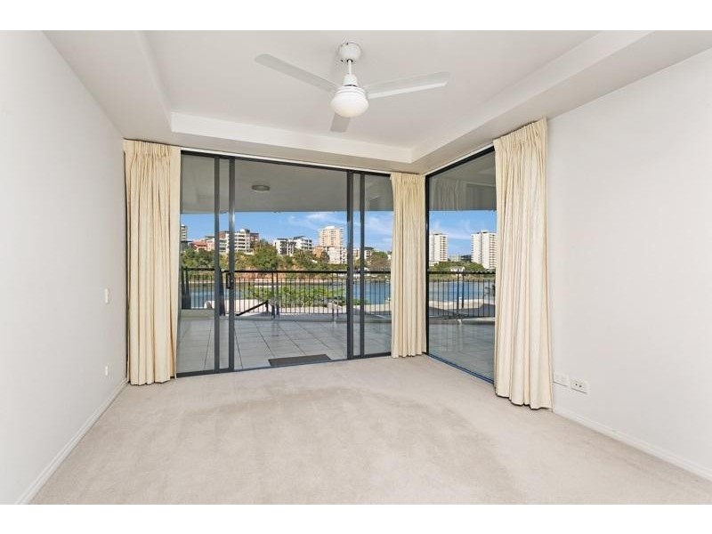 1 Holman Street, Kangaroo Point QLD 4169