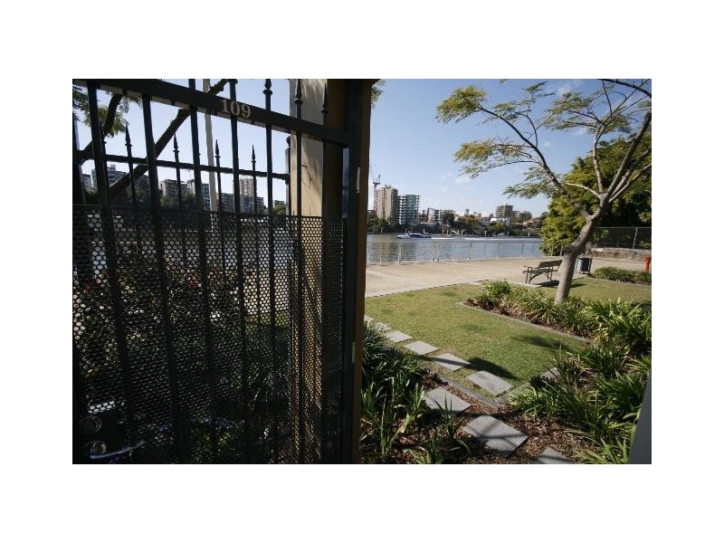 1 Holman Street, Kangaroo Point QLD 4169