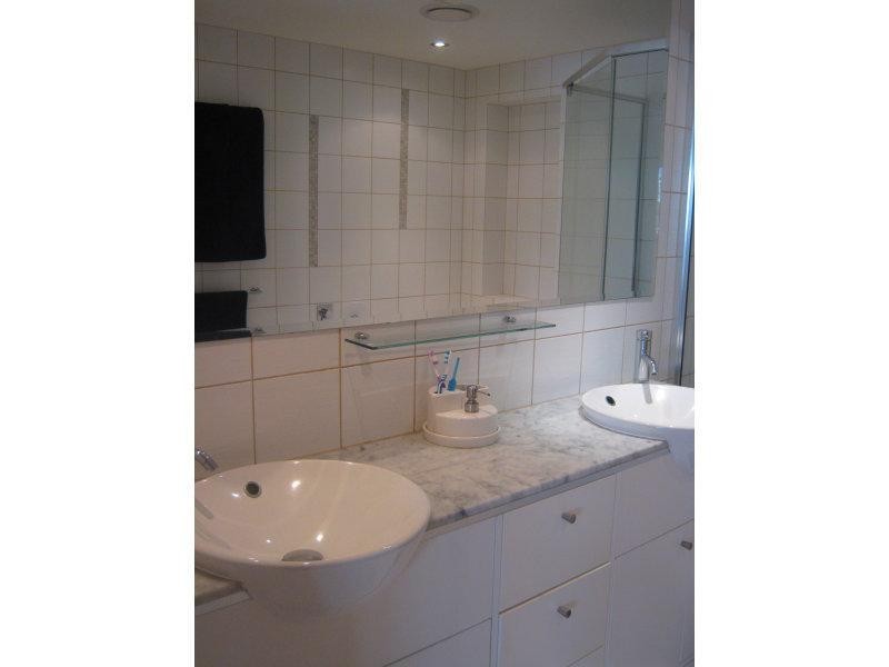 1 Holman, Kangaroo Point QLD 4169