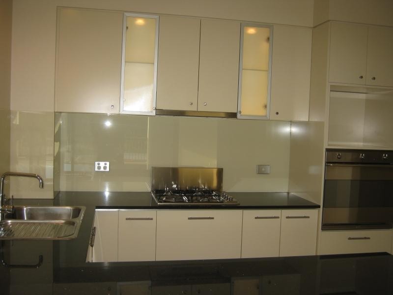 1 Holman, Kangaroo Point QLD 4169