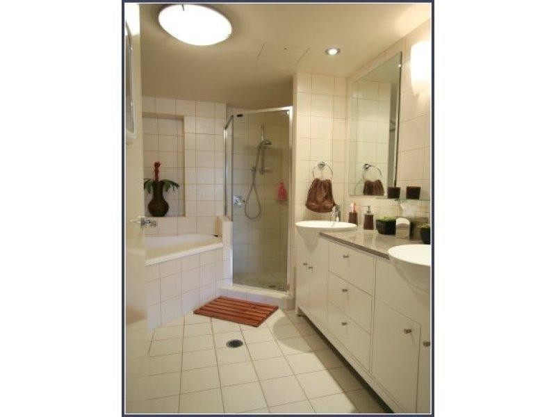 1 Holman Street, Kangaroo Point QLD 4169