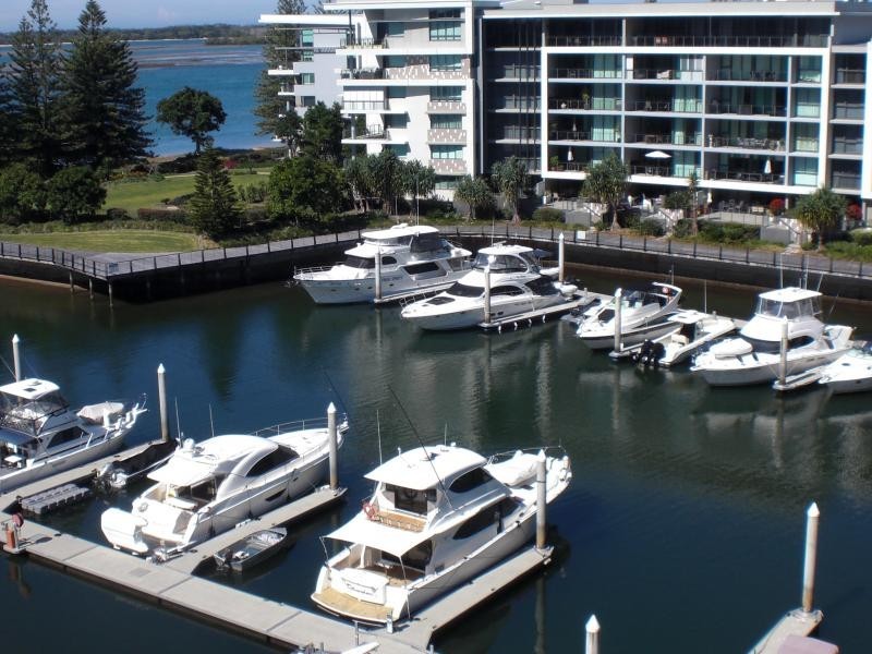 323 Bayview Street, Hollywell QLD 4216