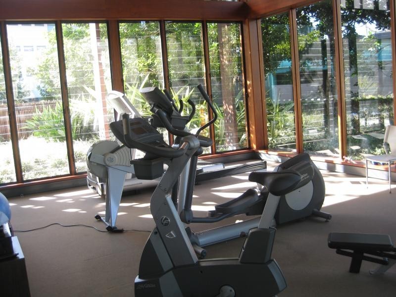 323 Bayview Street, Hollywell QLD 4216