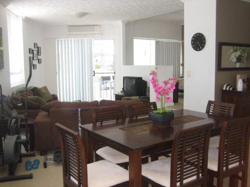 98 University Drive, Varsity Lakes QLD 4227