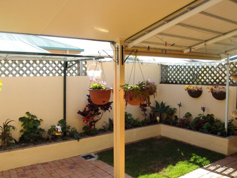 40 Lakeside Crescent, Currimundi QLD 4551