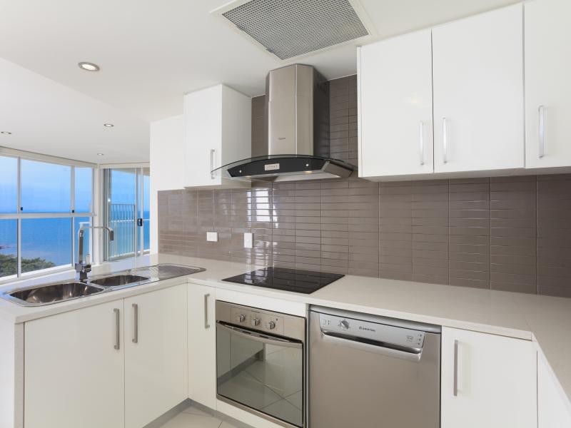 87 Marine Parade, Redcliffe QLD 4020