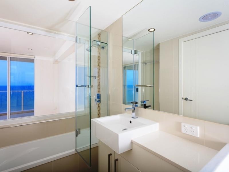 87 Marine Parade, Redcliffe QLD 4020