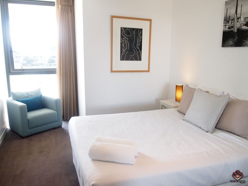 323 Bayview Street, Runaway Bay QLD 4216