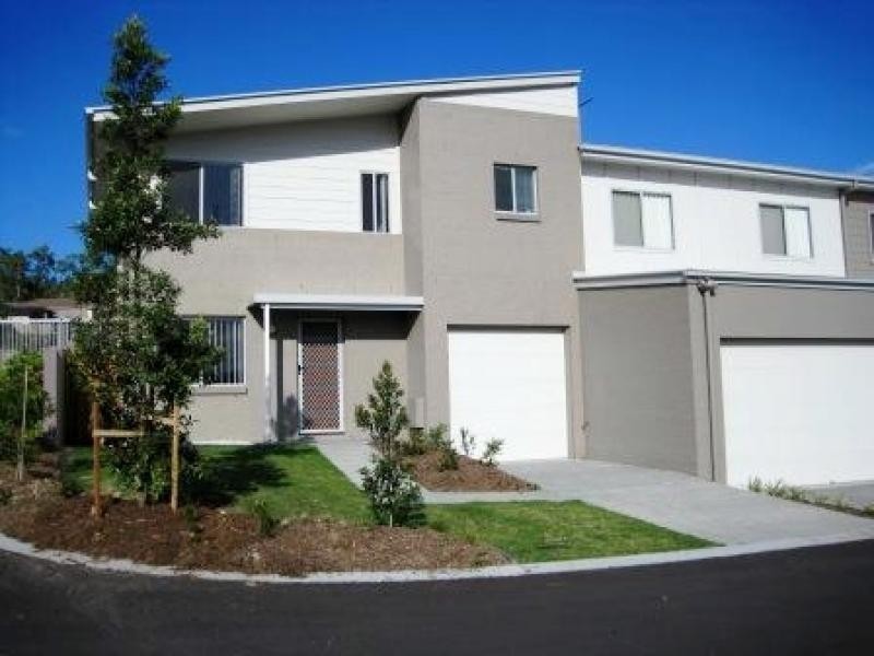 2 Toohey Street, Pacific Pines QLD 4211