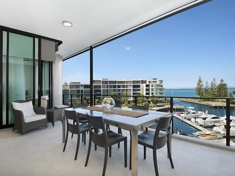 323 Bayview Street, Hollywell QLD 4216