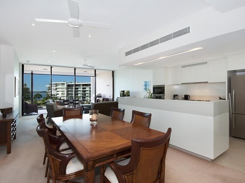 323 Bayview Street, Hollywell QLD 4216