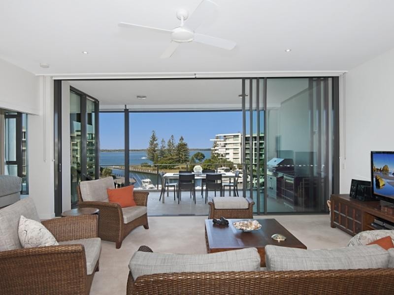 323 Bayview Street, Hollywell QLD 4216