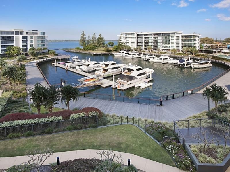 323 Bayview Street, Hollywell QLD 4216