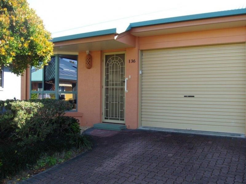 40 Lakeside Crescent, Currimundi QLD 4551