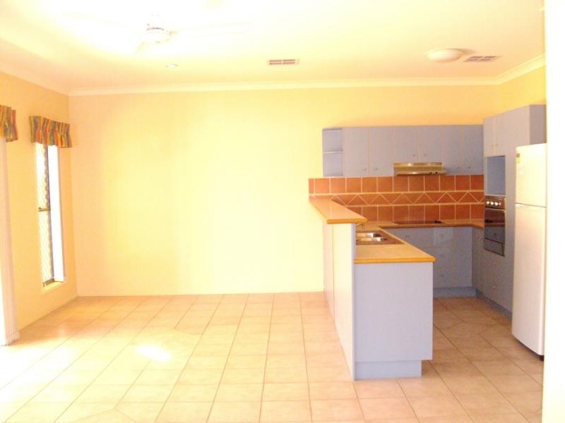 40 Lakeside Crescent, Currimundi QLD 4551