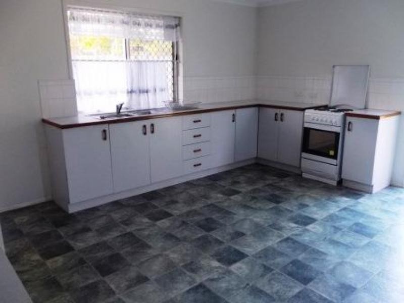 12 Bayrise Drive, Urangan QLD 4655