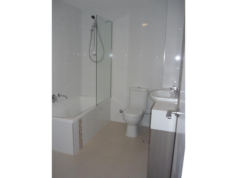 11 Riding Road, Hawthorne QLD 4171