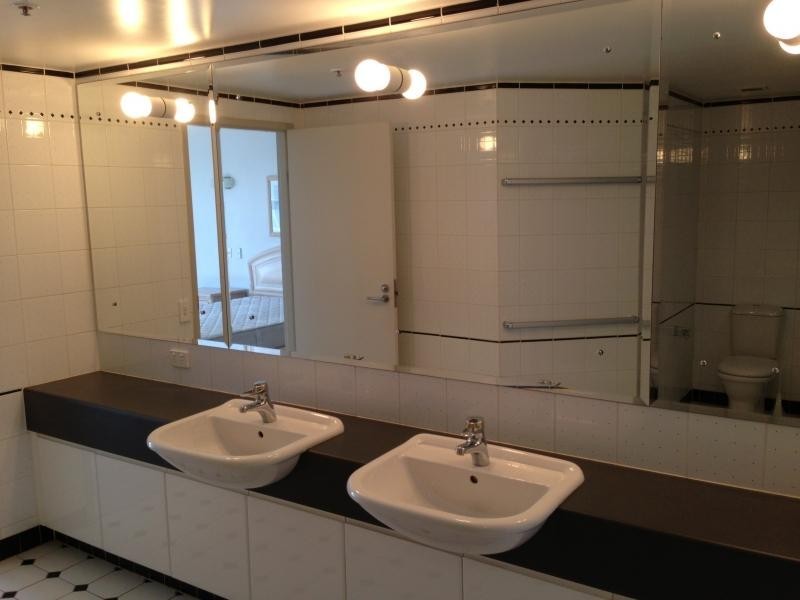 Paradise Waters QLD 4217