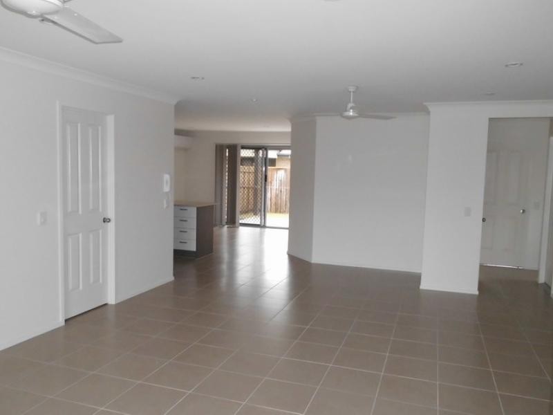 230 Pulgul St, Urangan QLD 4655