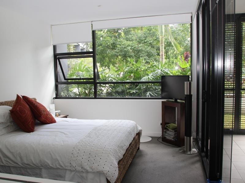 10 Pidgeon Close, West End QLD 4101