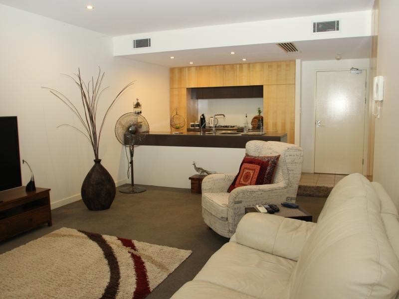 10 Pidgeon Close, West End QLD 4101