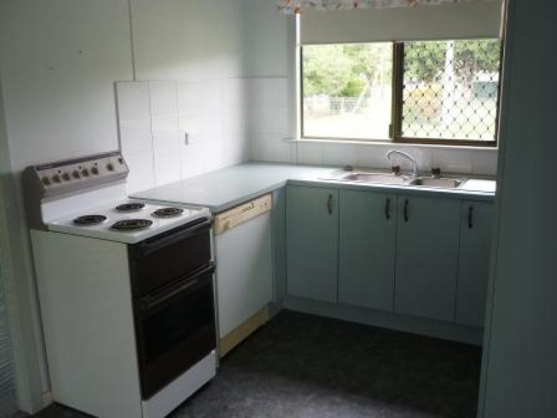 27 Hibiscus St, Urangan QLD 4655