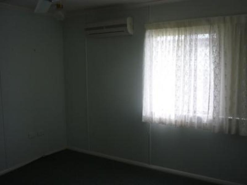 27 Hibiscus St, Urangan QLD 4655