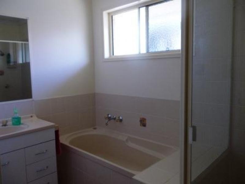 214 Pulgul St, Urangan QLD 4655