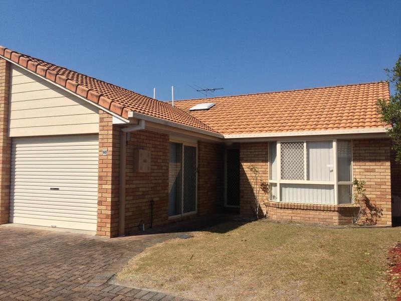 30 Meadowlands Rd, Carindale QLD 4152