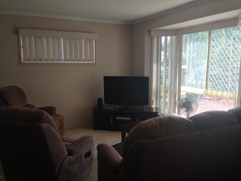 30 Meadowlands Rd, Carindale QLD 4152